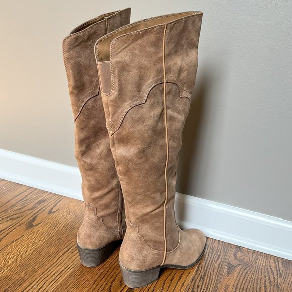 Fergalicious Women's Bata Boot in Sand Size 8.5 - Picture 5 of 8